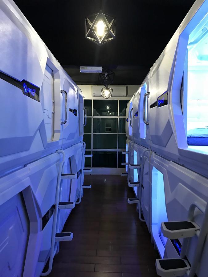 סמפורנה Aloha Capsule Hostel מראה חיצוני תמונה
